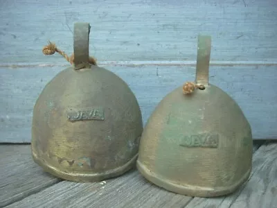 Лот из 2 Винтажных Яванских Индонезийских Латунных Колокольчиков Деревянный Клаппер Оригинал - Изображение 1 из 4