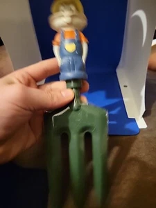 Looney Tunes Garden Tool - Picture 1 of 8