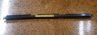 97-01 Jeep Cherokee XJ 4Dr Inner Door Window Rubber Rear Pillar Seal - Image 1 of 4