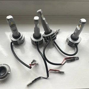 OSRAM 6000k LED Driving HL H7 Headlight Bulb - 4 loose 1 mising securing clip - Picture 1 of 4