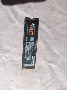 Samsung 970 EVO 250GB Interne V-NAND SSD PCIe NVMe M.2 MZ-V7E250 - Bild 1 von 2