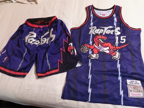 Vince Carter Commemorative Jersey and Shorts Set Size Small Cover