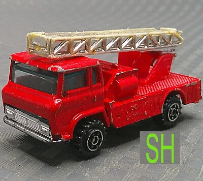 Vintage 1970s Diecast Yatming Yat Ming Red Emergency Ladder Firetruck Fire Truck - Image 1 of 4