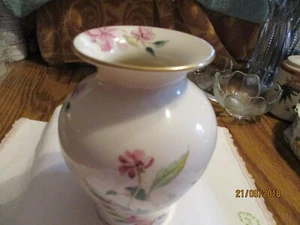 Lenox - Barrington Collection Flared Floral Porcelain Vase 51/2" - Picture 1 of 6