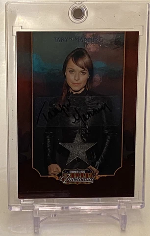 TARYN MANNING 2009 DONRUSS AMERICANA AUTOGRAPH RELIC CARD NO. 77 #81/100 Cover