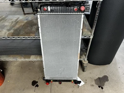 Radiator Fits 99-03 SIERRA 2500 PICKUP 2060062 - Image 1 of 4