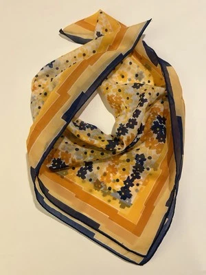 Bufanda Bandana Cuadrada Moda en Azul Amarillo Patrón Floral Retro Borde Geométrico Foto 1 de 4