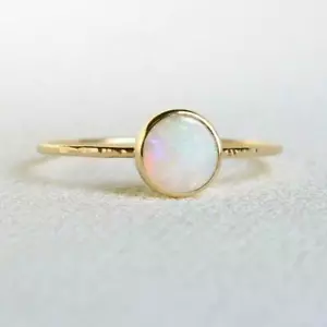 Anillo de piedras preciosas de ópalo blanco genuino de 5 quilates piedra de nacimiento de octubre anillo chapado en oro 14k - Imagen 1 de 4