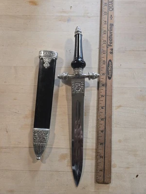 Daga estilo medieval Foto 1 de 3