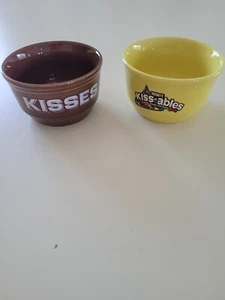 "Cuencos de plato de 4"" Hershey promocionales de caramelo de chocolate de la década de 2000 besos marrones" - Imagen 1 de 2