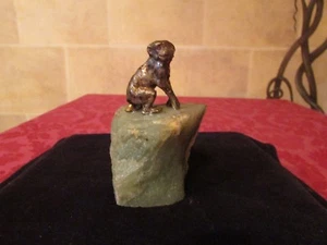 Bronzeaffe auf grüner Quarzplatte - Bild 1 von 6