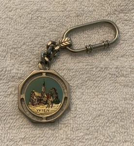 Vintage Wien Vienna Austria Coat Of Arms Eagle St. Stephens Keychain - KC1 - Picture 1 of 5