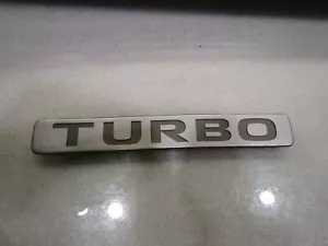 Nissan Patrol 3.0 Y61 97-04 original LH portón trasero Turbo insignia ""turbo"" logotipo - Imagen 1 de 4