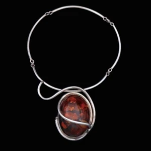 Sterling Silver Necklace with large Amber Pendant. - Picture 1 of 6