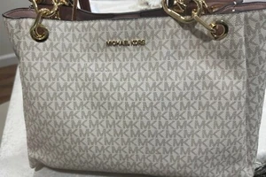 Bolso de hombro Michael Kors Trisha precio de venta al por menor: 628 $, nuevo con etiquetas - Imagen 1 de 6