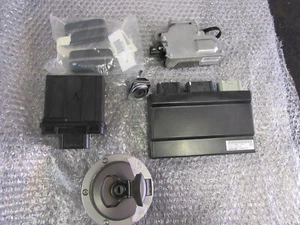Fireblade honda cbr1000rr SP CBR1000RR-R 2022 NUOVO set di serrature + ECU - Foto 1 di 4