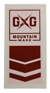 Calcomanía de marco Guerrilla Gravity OEM "GG Mountain Made" 1,5" X 3,5" Oxblood - Imagen 1 de 4