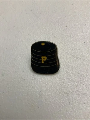 Pittsburgh Pirates 1” Mlb Hat Cap Lapel Pin Vintage Pillbox Style! - Image 1 of 3