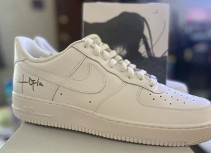 DS Nike Travis Scott x Air Force 1 Utopia Uomo Taglia 13 Con CD Libro Nuove Sigillate - Foto 1 di 10