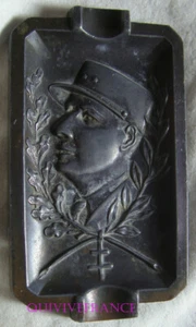 GENERAL DE GAULLE ASCHENBECHER in Regel - Bild 1 von 2