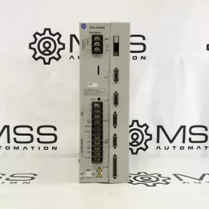 Servoaccionamiento digital universal Allen Bradley 1398-DDM-030 Ultra 200 Kinetix EE. UU. - Imagen 1 de 7
