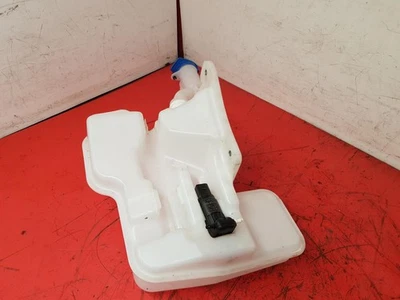 BOTELLA LAVADORA AUDI Q3 2024 5 PUERTAS ESTATE Foto 1 de 4