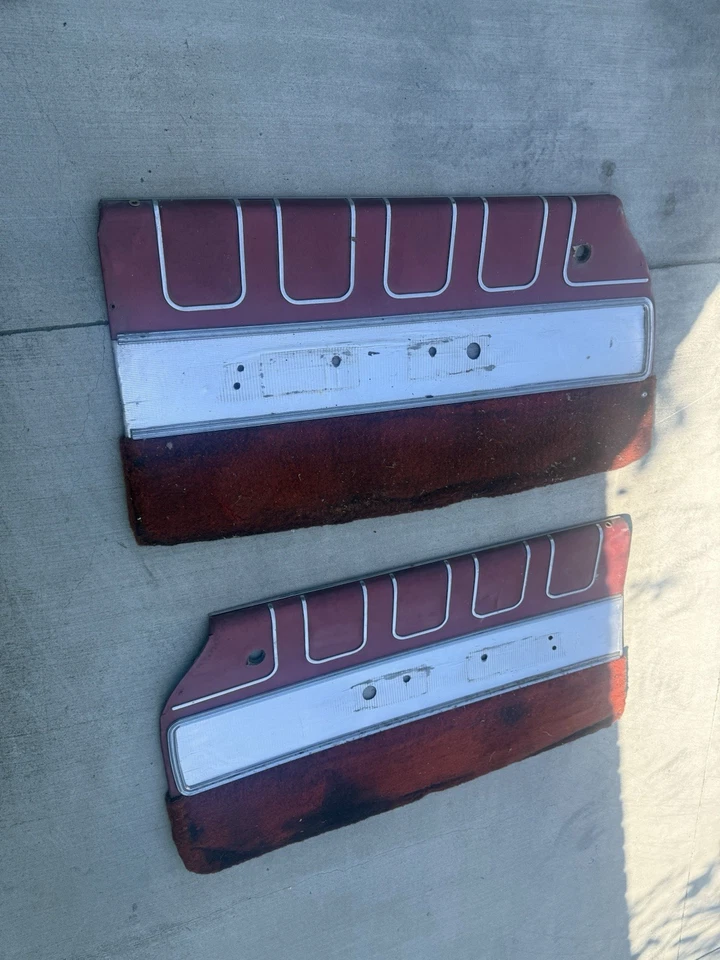 Oldsmobile Starfire 1961 paneles de puerta Foto 1 de 4