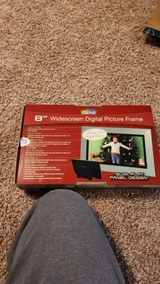 GiiNii GN-801W 8 Inch Digital Picture Frame Widescreen New in Box - Image 1 of 2