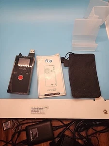 Flip Video Mino HD Video Camera M2120 Silver & Black, won't charge For Parts - Picture 1 of 3