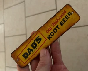 DAD’S ROOT BEER ADVERTISING SODA COLA VINTAGE ORIGINAL CRATE TAG SIGN - Picture 1 of 2