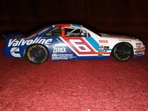 MARK MARTIN #6 VALVOLINE Racing Champions 1995 Preview Edition Car 1:64 - Picture 1 of 15