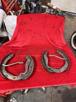 Juego de herrajes de freno trasero Chevrolet 1936-1950 1937 1939 1941 1947 1948 1949 Foto 1 de 4