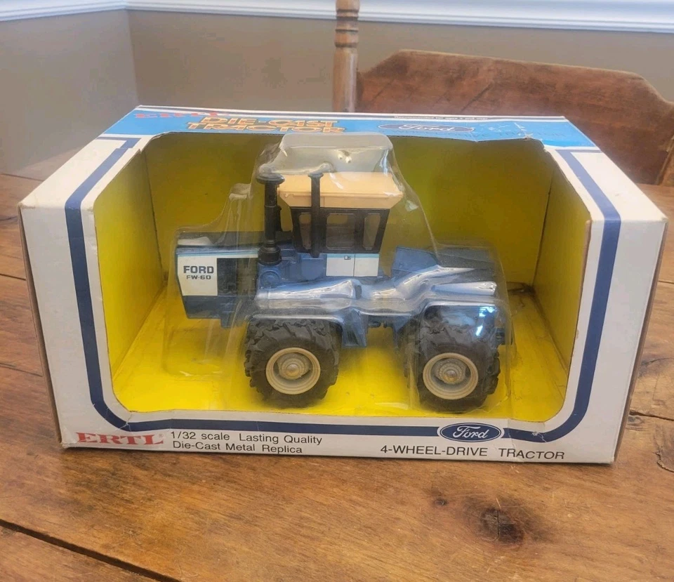 Ertl 1/32 Ford FW-60 Tractor Free Shipping  - Image 1 of 4