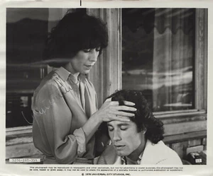"Foto de tarjeta de vestíbulo autografiada de Lily Tomlin de 1978 ""Momento a momento"" - Imagen 1 de 1