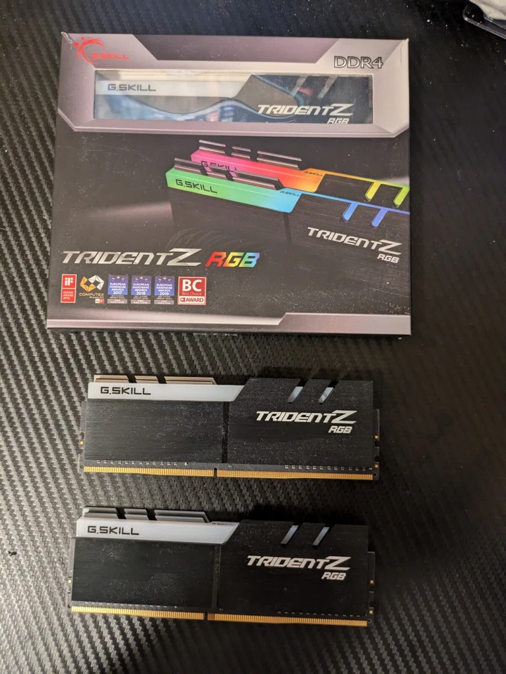 G. SKILL Trident Z RGB 16GB DDR4 3200 MHz PC4-17000 (F4-3200C16D-16GTZR) x2 - Image 1 of 1