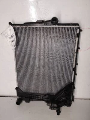 02 03 04 05 BMW 325I E46 RADIATOR ASM - Image 1 of 4