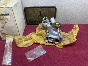 Mercedes Benz Engine Water Pump A1042004501 NOS - Picture 1 of 12