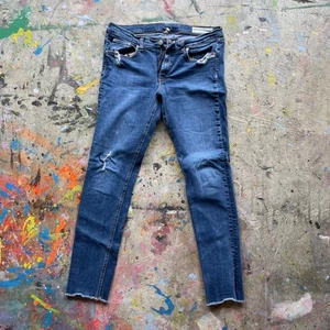 Jeans donna Rag Bone blu skinny jeans invecchiato sfilacciato orlo grezzo taglia 32 - Foto 1 di 7