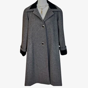 Vintage grey and black wool swing coat with velvet collar and cuffs - Picture 1 of 12