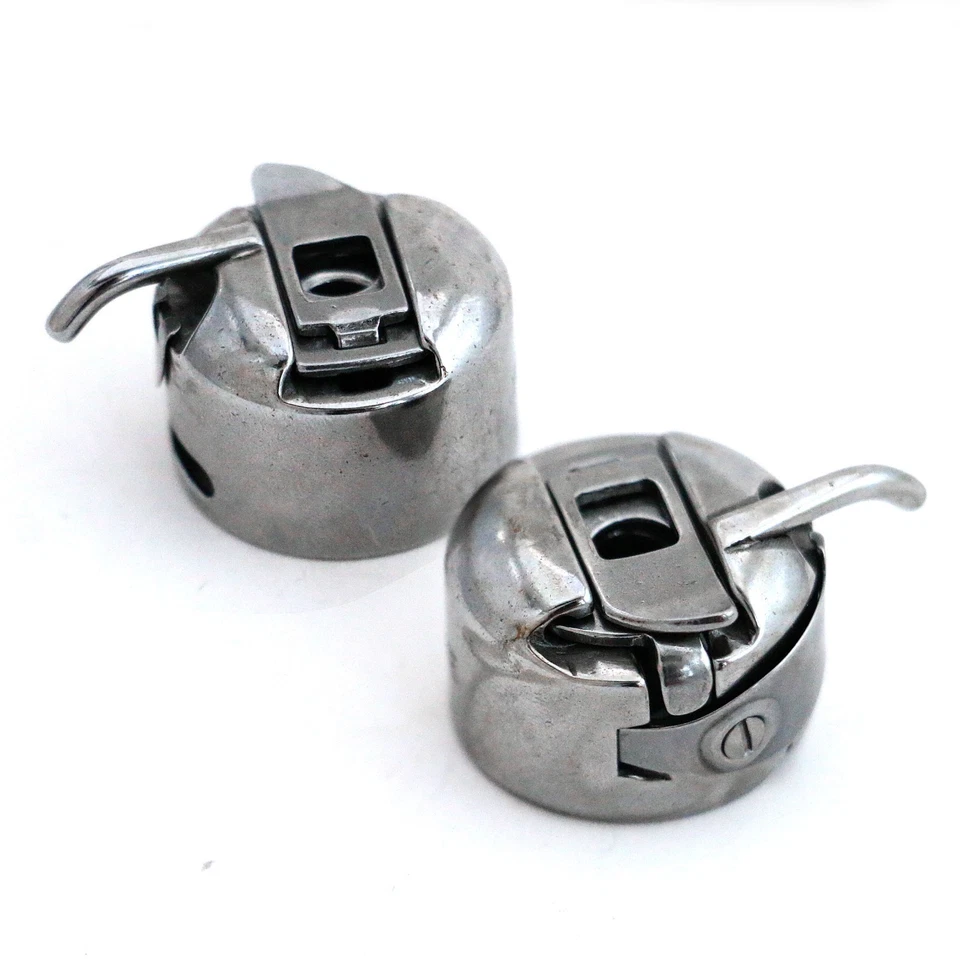 Estojo de bobina para modelos Singer 15-88, 15-90, 15-91 e 15-125. Número da peça 125291 - Imagem 1 de 1