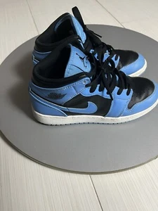 Size 6.5 - Air Jordan 1 Mid University Blue Black - Picture 1 of 7