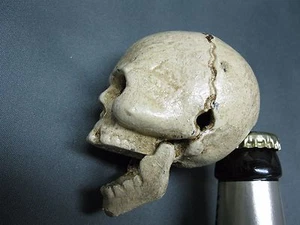 Calavera de hierro fundido abrebotellas pisapapeles calavera 6 cm Paperwight - Imagen 1 de 6