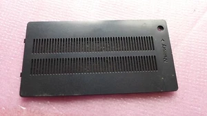 ✅ SAMSUNG ATIV BOOK 6 NP670Z5E BOTTOM CASE COVER MEMORY RAM DOOR BA81-18560A - Zdjęcie 1 z 3