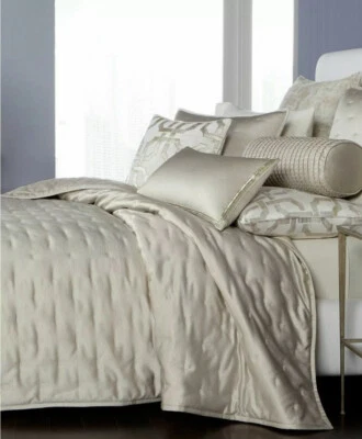 Hotel Collection Fresco F/Queen Coverlet +Two Standard Quilted Shams.Brand New! - Image 1 of 3