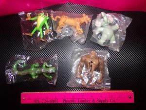 Lotto di 5 statuine Rainforest Cafe Ristorante Animali della Giungla PVC SIGILLATE NUOVE COSÌ BELLE - Foto 1 di 5