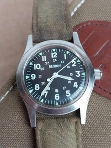 Orologio Vintage Benrus MIL-W-46374 Field Style Riedizione 33mm 50° Anniversario D-DAY - Foto 1 di 22