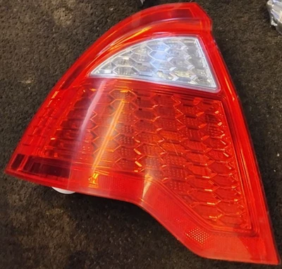 Luz trasera izquierda del conductor para Ford Fusion 2010-2012  Foto 1 de 4