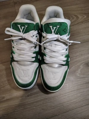Talla 9 - Louis Vuitton LV Zapatilla Deportiva Verde Blanco Monograma Denim Foto 1 de 4