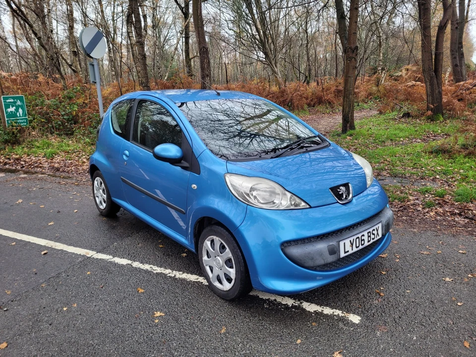 2006 PEUGEOT 107 URBAN 3 DOOR MANUAL, YEARS MOT FSH - Image 1 of 4