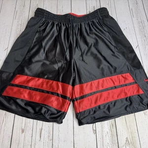 Pantaloncini Basket Vintage Nike Play On Player Reversibili Lucidi Rosso Nero Uomo XL - Foto 1 di 13